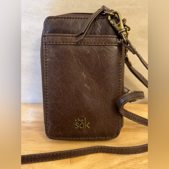 The Sak Crossbody Wallet With Cheetah Print - Picture 5 of 10